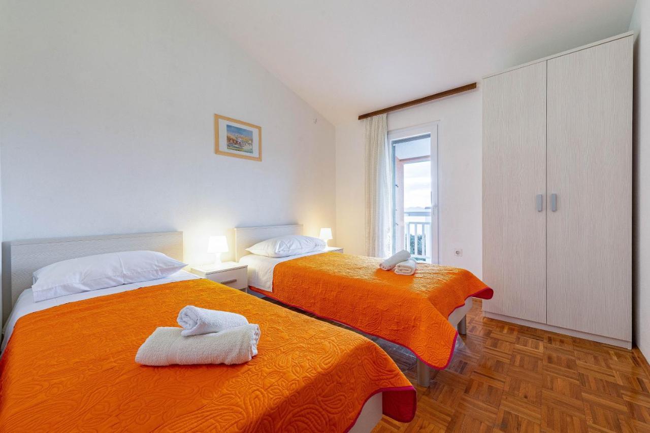 Family Friendly Seaside Apartments Kozino, Zadar - 5749 Petrcane Exterior photo
