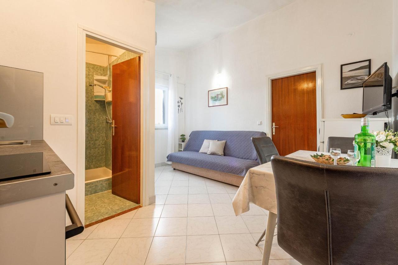 Family Friendly Seaside Apartments Kozino, Zadar - 5749 Petrcane Exterior photo