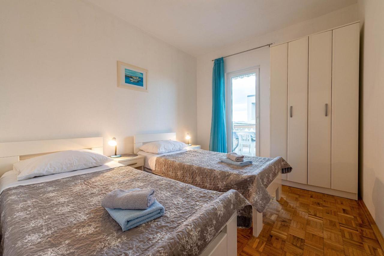 Family Friendly Seaside Apartments Kozino, Zadar - 5749 Petrcane Exterior photo