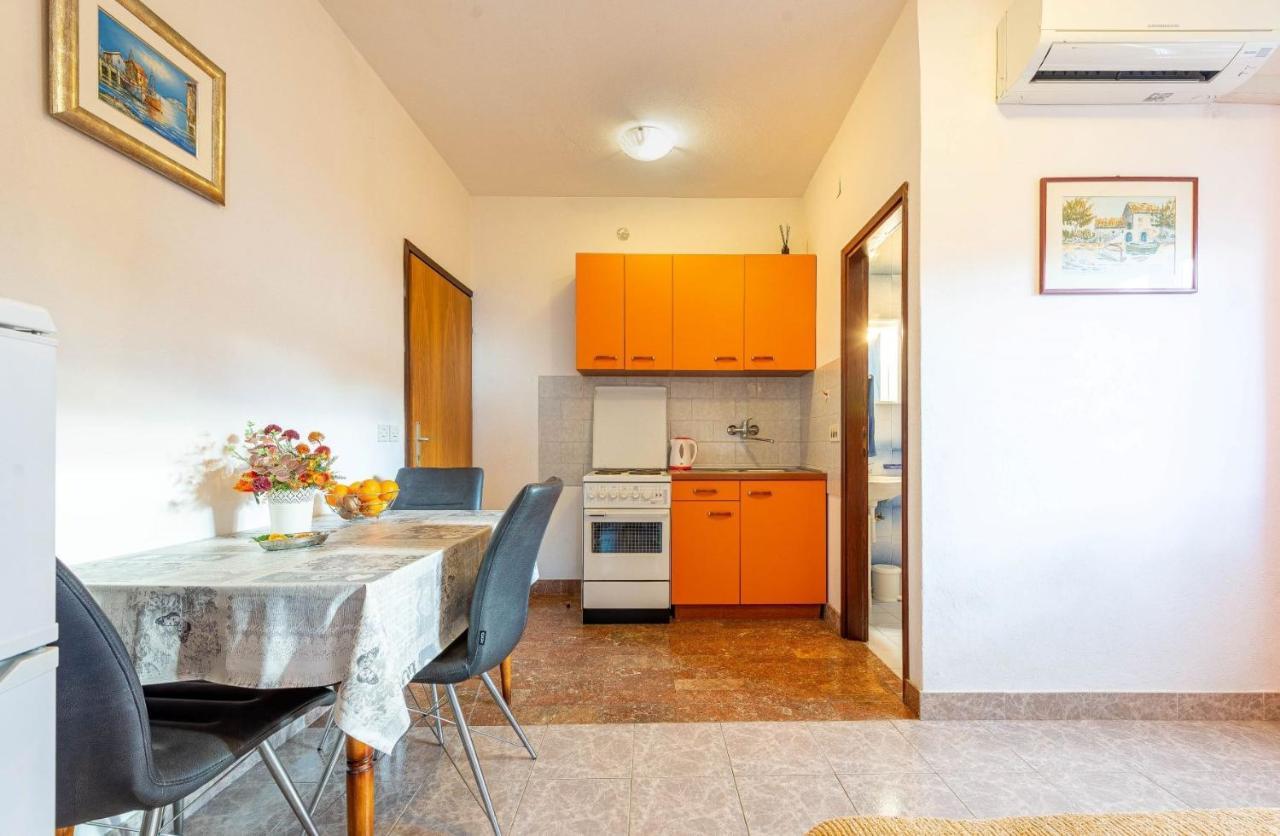 Family Friendly Seaside Apartments Kozino, Zadar - 5749 Petrcane Exterior photo