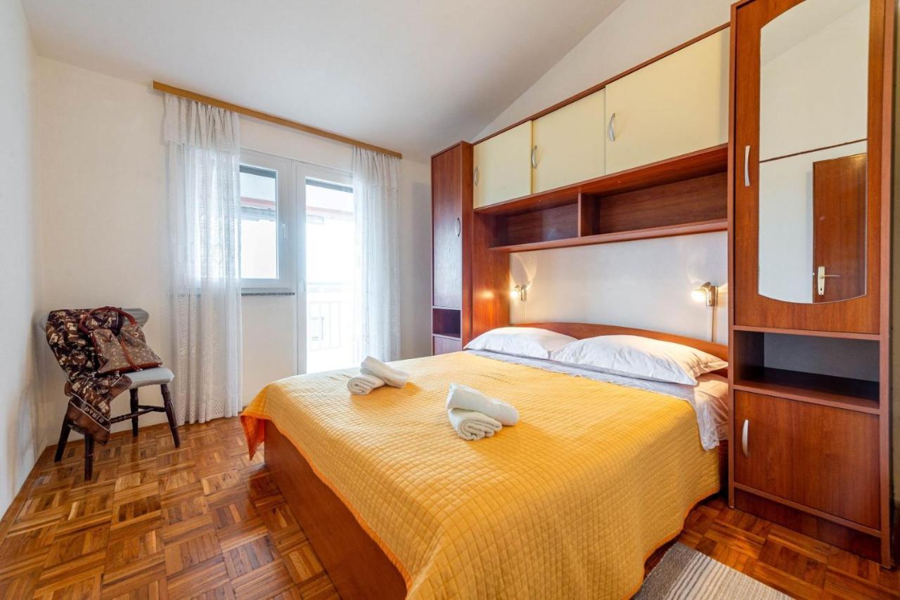 Family Friendly Seaside Apartments Kozino, Zadar - 5749 Petrcane Exterior photo