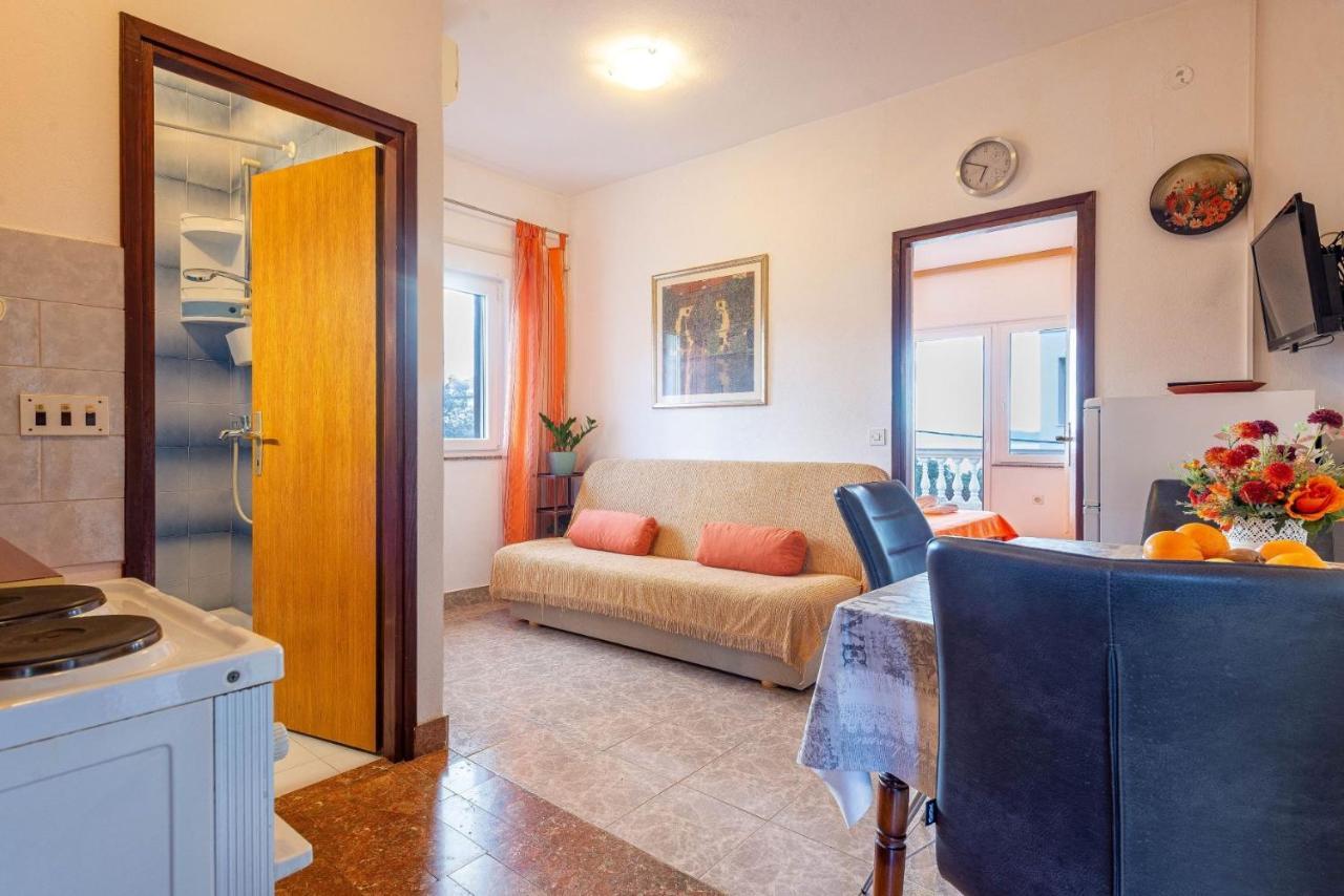 Family Friendly Seaside Apartments Kozino, Zadar - 5749 Petrcane Exterior photo
